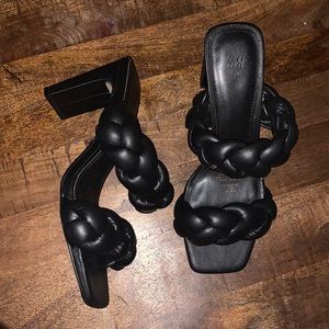 Leather HM braided strap pump